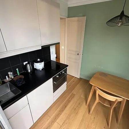 Beautiful T2 With Balcony - Near Parc Clichy *