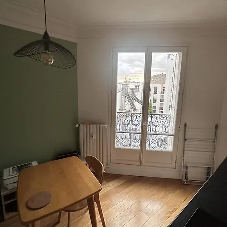 Beautiful T2 With Balcony - Near Parc Clichy